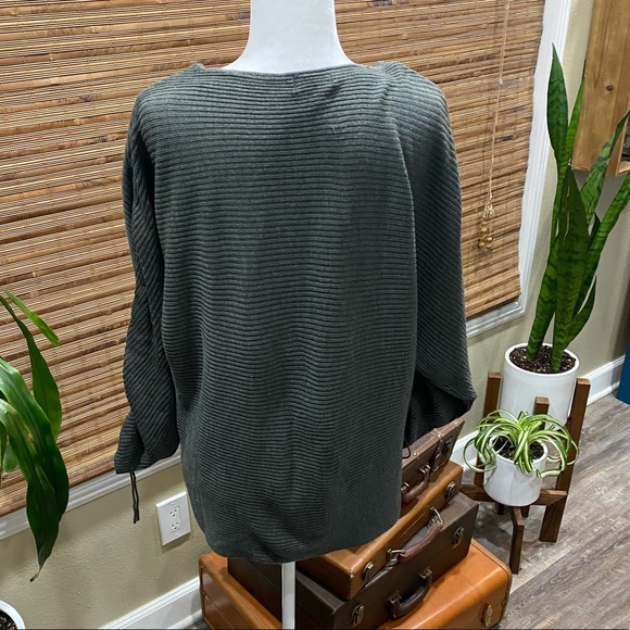 a.n.a. Slate Grey sweater Excellent like new condition! - Picture 2 of 7